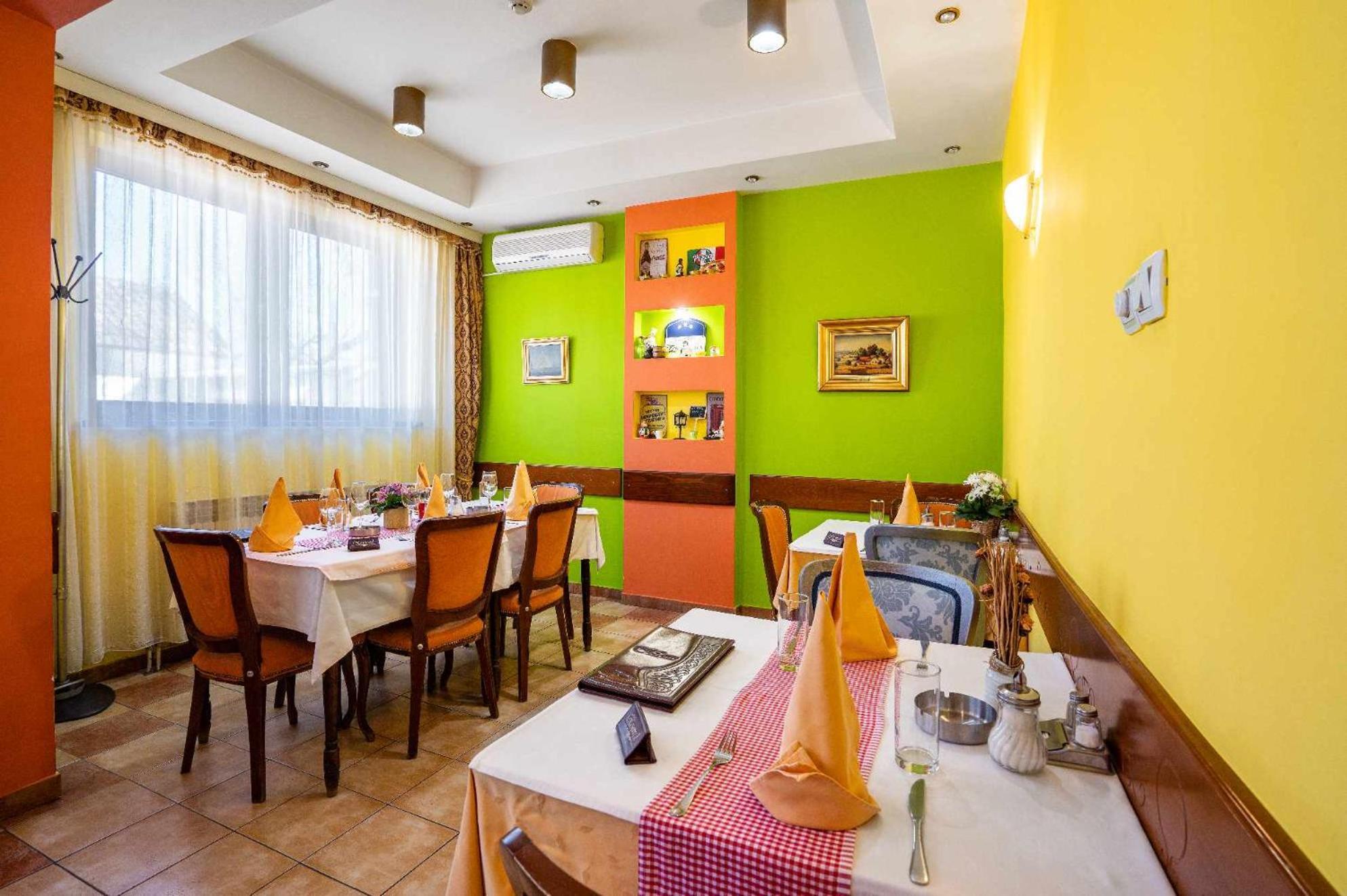 Hotel Vila Sunce Stara Pazova Esterno foto