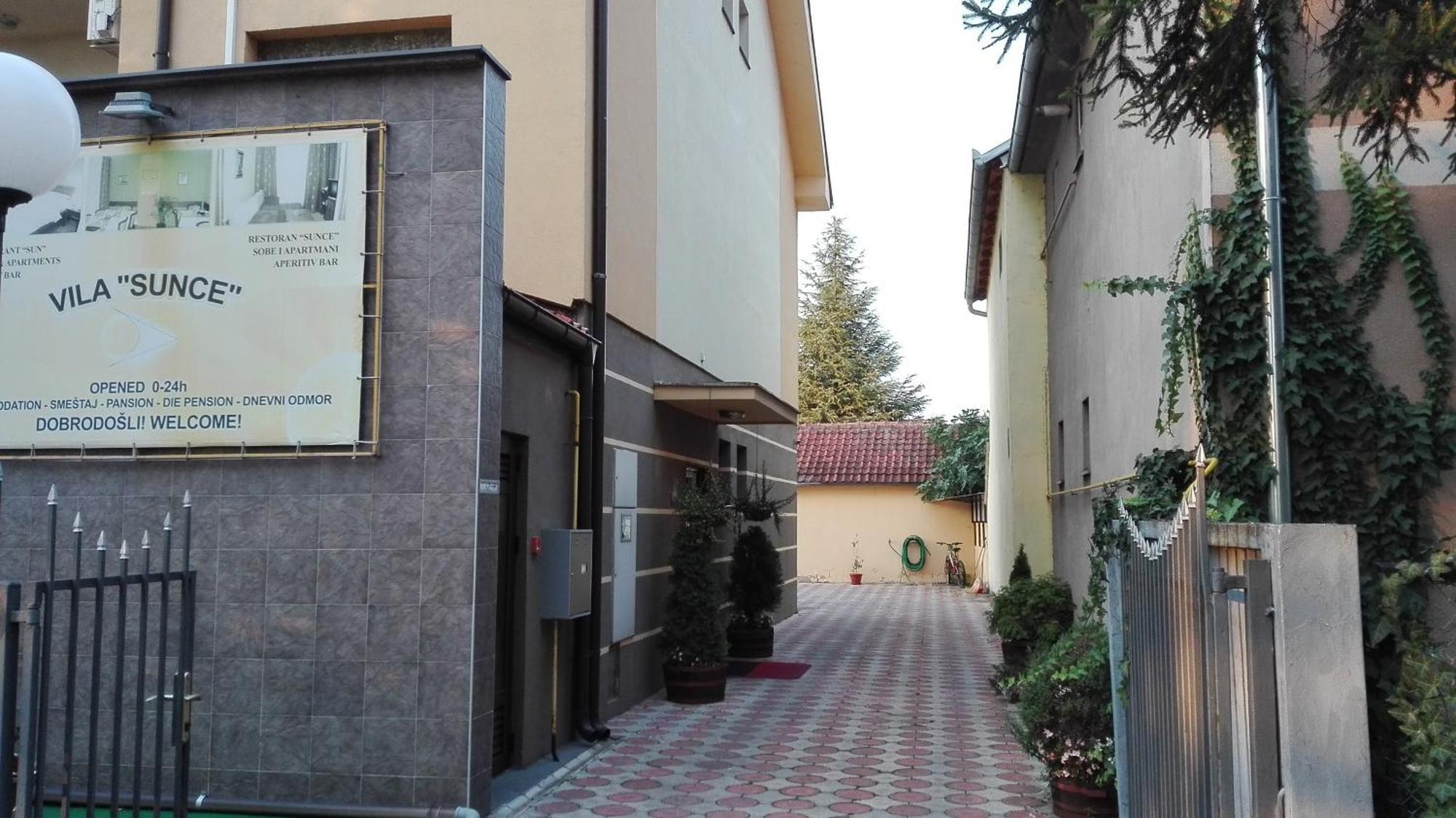 Hotel Vila Sunce Stara Pazova Esterno foto